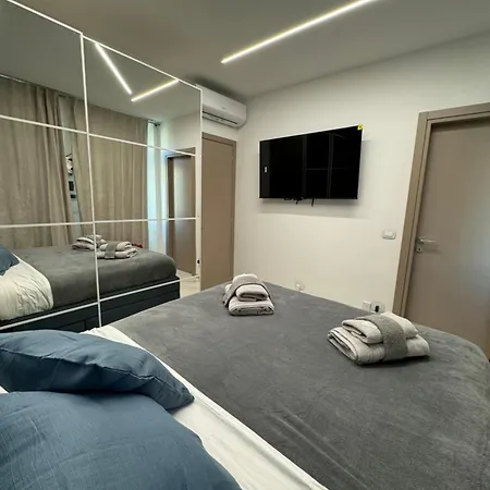 Pinelli 66 Luxury Accomodation *