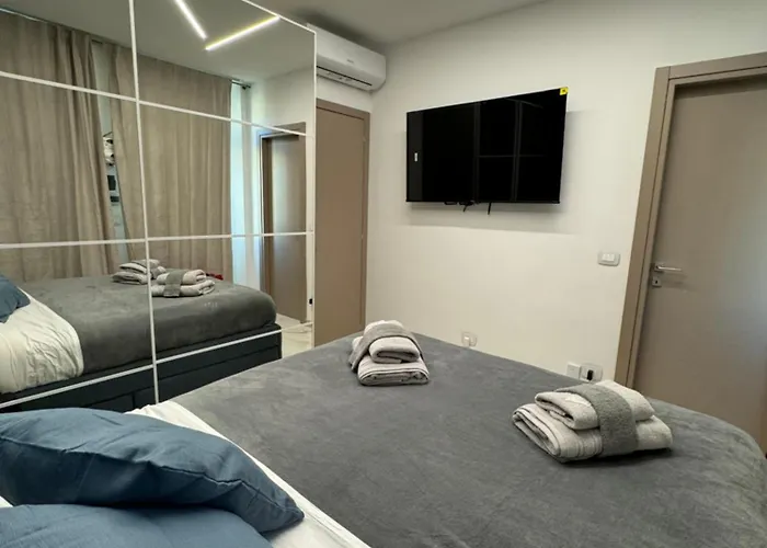 Pinelli 66 Luxury Accomodation *